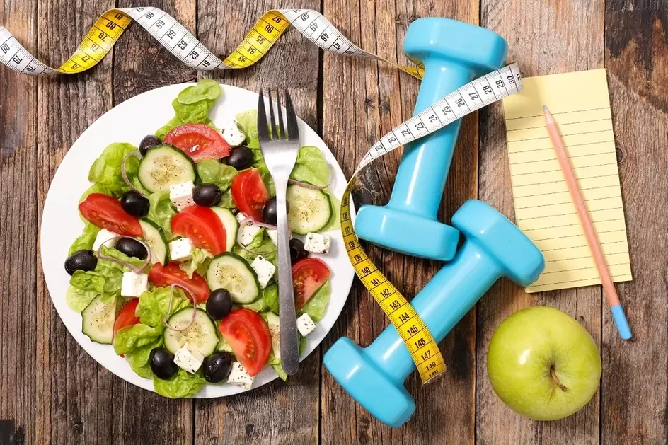 Eine kalorienarme Ernährung bei der „Favorite-Diät, gepaart mit Training, hilft Ihnen, effektiv abzunehmen